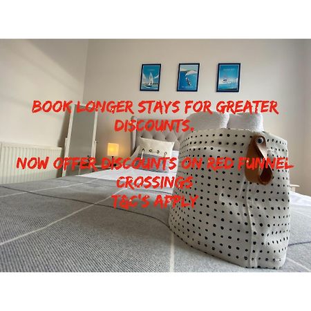 Wight On The Beach, Sleeps 4, Free Off Road Parking, Balcony With Sea Views Ryde (Isle of Wight) Exterior foto