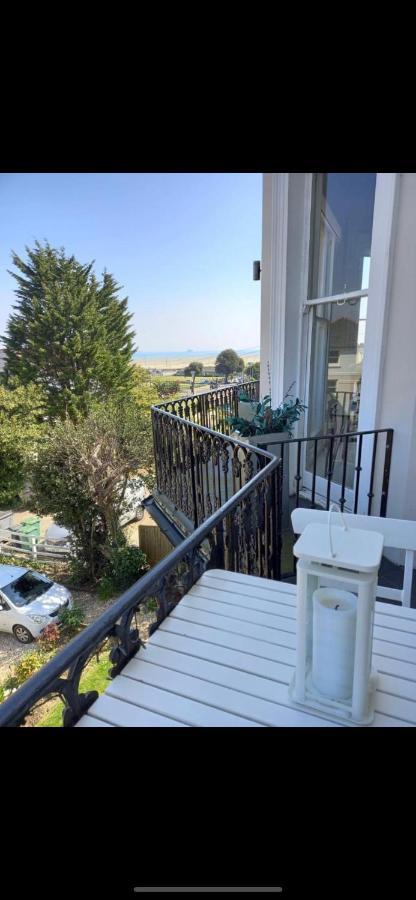 Wight On The Beach, Sleeps 4, Free Off Road Parking, Balcony With Sea Views Ryde (Isle of Wight) Exterior foto