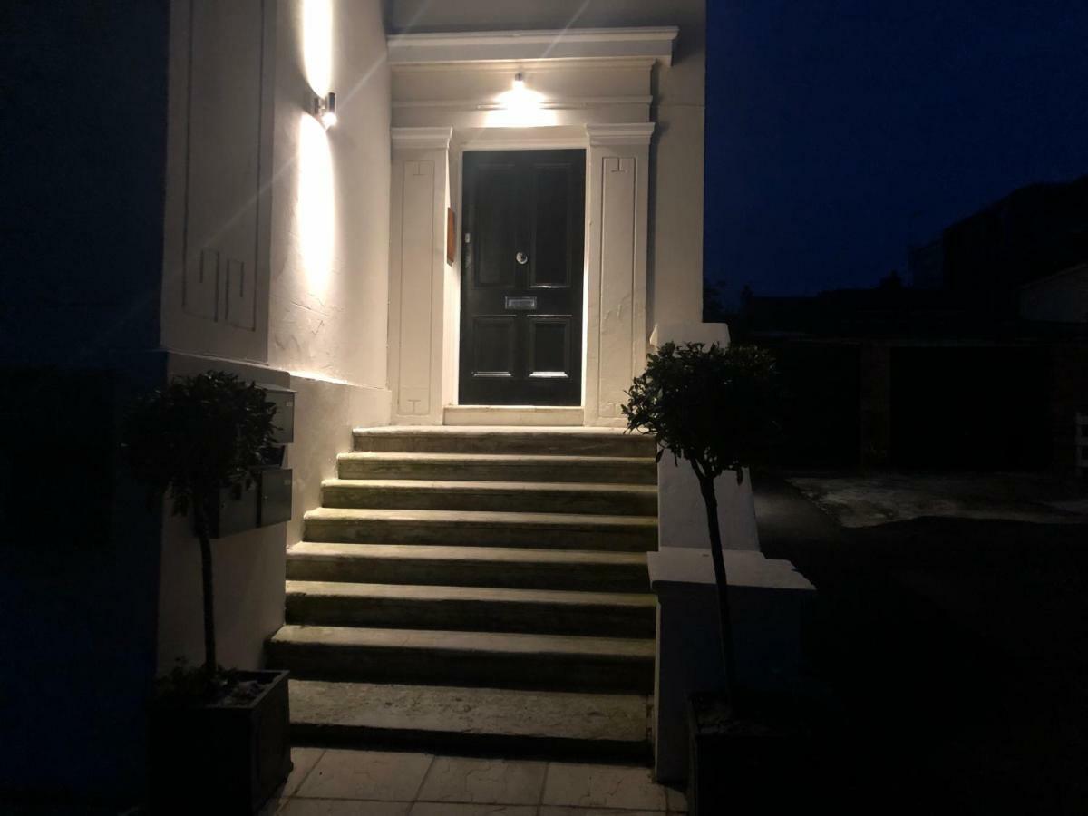 Wight On The Beach, Sleeps 4, Free Off Road Parking, Balcony With Sea Views Ryde (Isle of Wight) Exterior foto