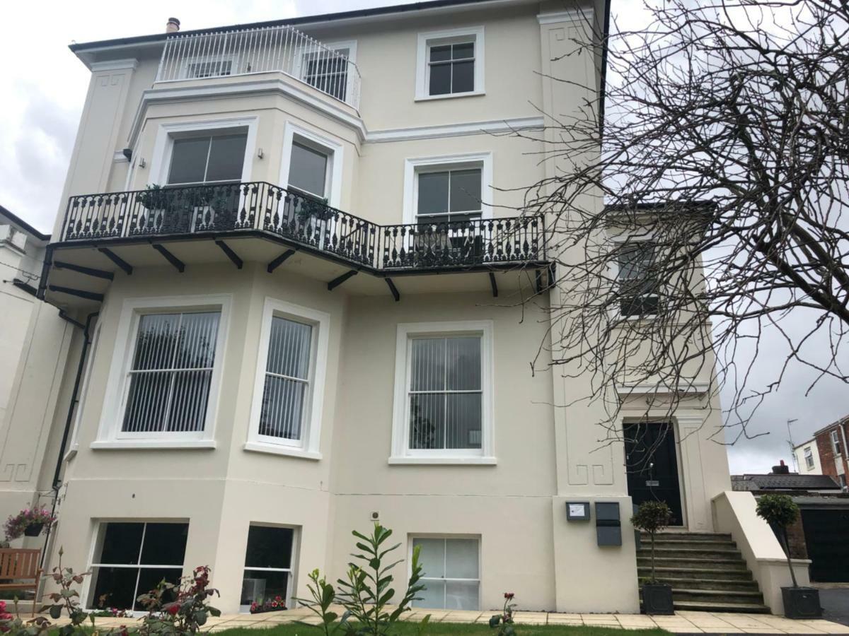 Wight On The Beach, Sleeps 4, Free Off Road Parking, Balcony With Sea Views Ryde (Isle of Wight) Exterior foto