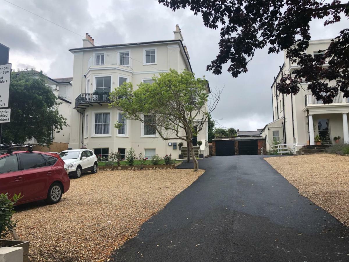 Wight On The Beach, Sleeps 4, Free Off Road Parking, Balcony With Sea Views Ryde (Isle of Wight) Exterior foto