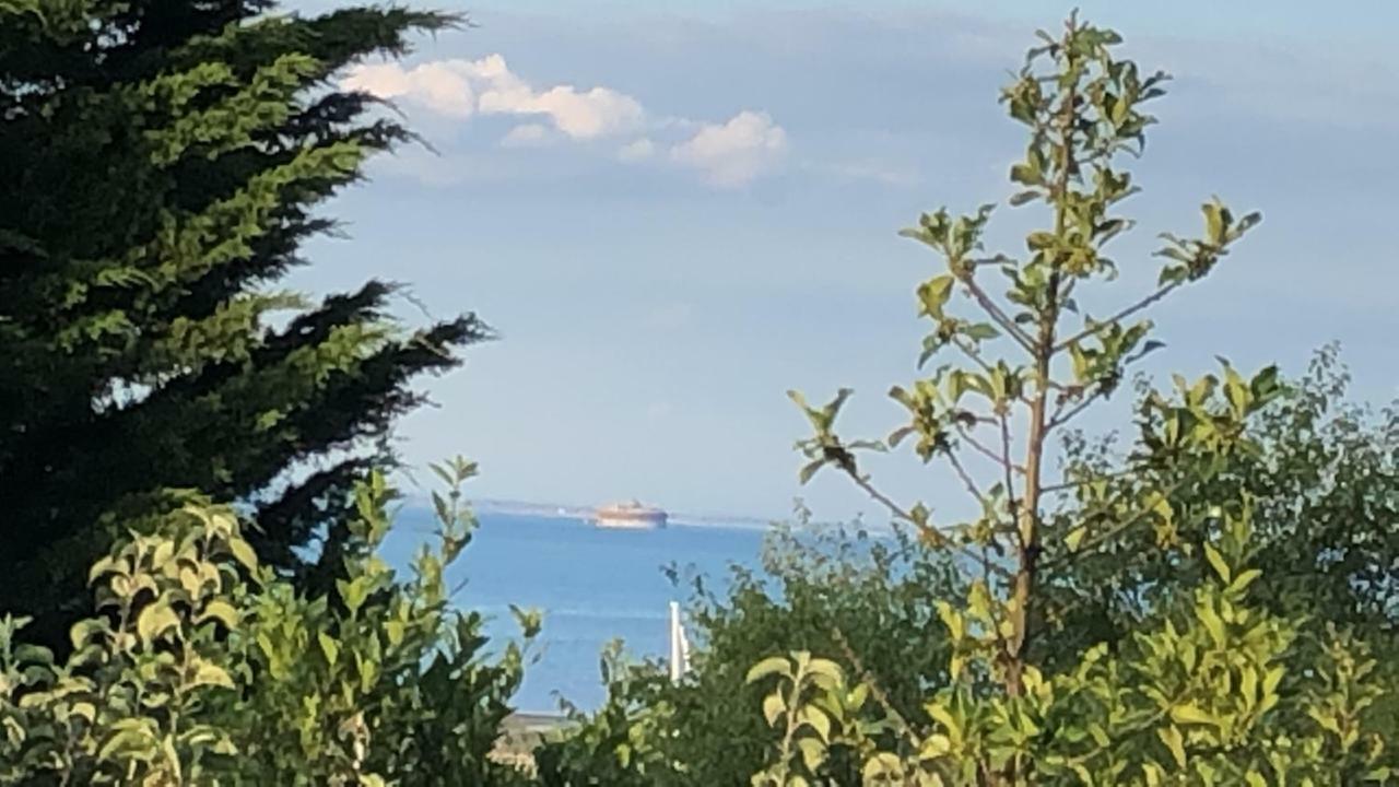 Wight On The Beach, Sleeps 4, Free Off Road Parking, Balcony With Sea Views Ryde (Isle of Wight) Exterior foto