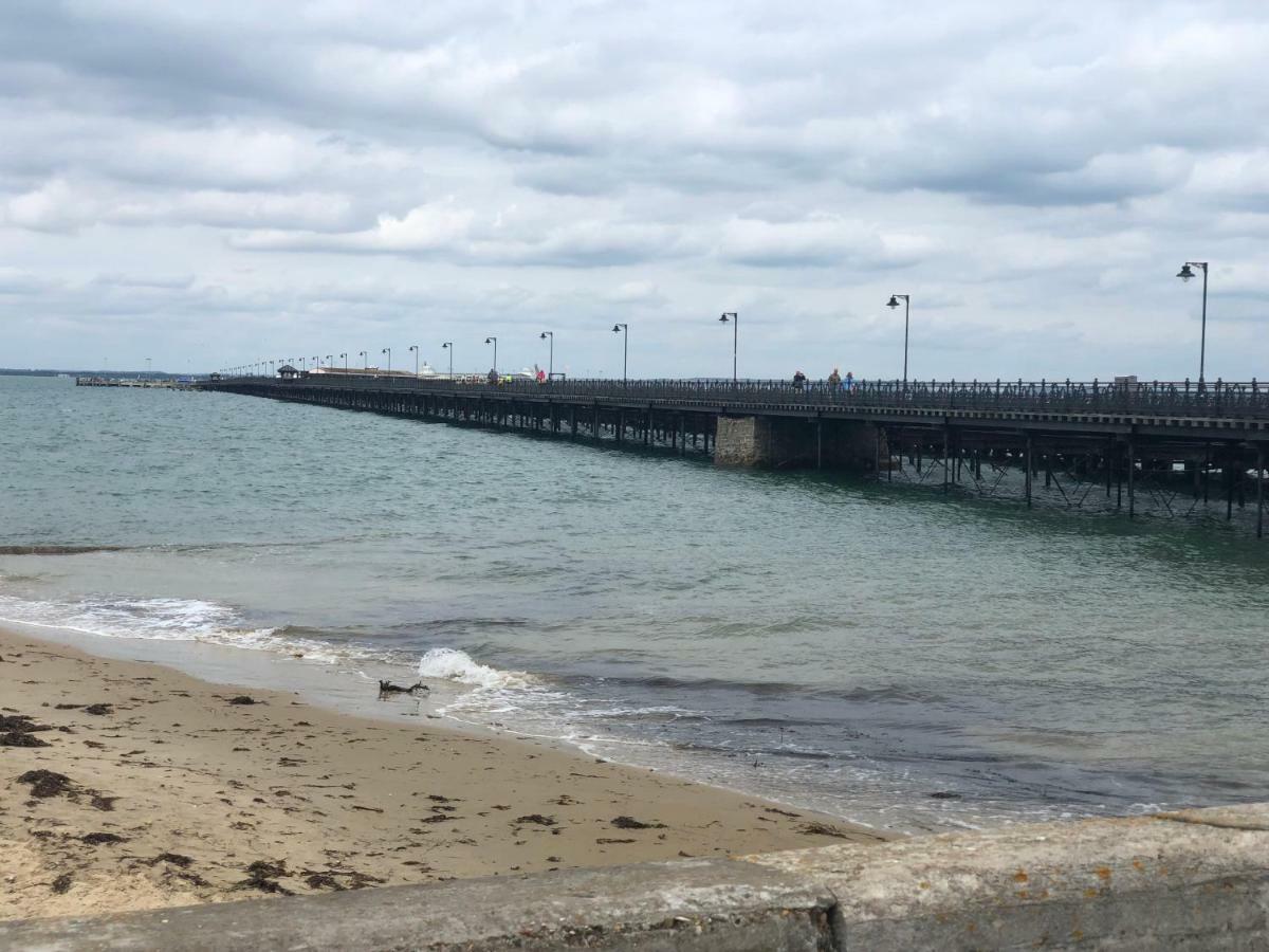 Wight On The Beach, Sleeps 4, Free Off Road Parking, Balcony With Sea Views Ryde (Isle of Wight) Exterior foto